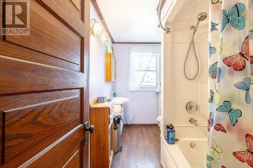 171 Woodward Ave, Sault Ste Marie, ON - Indoor Photo Showing Bathroom