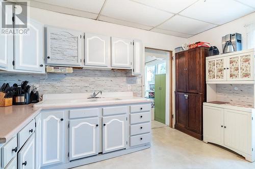 171 Woodward Ave, Sault Ste Marie, ON - Indoor Photo Showing Kitchen