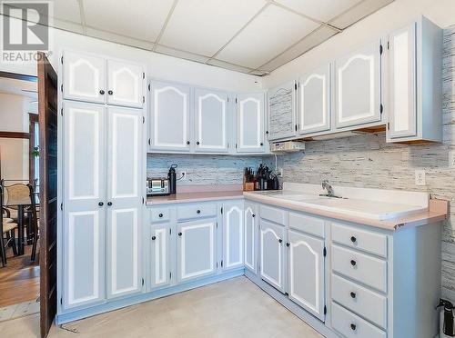 171 Woodward Ave, Sault Ste Marie, ON - Indoor Photo Showing Kitchen