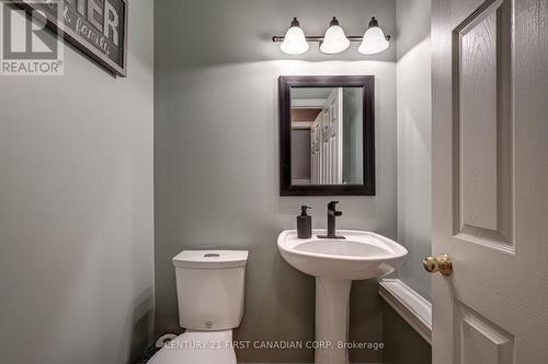 658 North Leaksdale Circle, London, ON - Indoor Photo Showing Bathroom