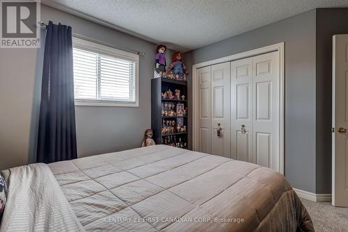 658 North Leaksdale Circle, London, ON - Indoor Photo Showing Bedroom