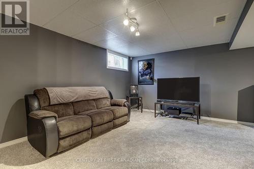 658 North Leaksdale Circle, London, ON - Indoor Photo Showing Other Room