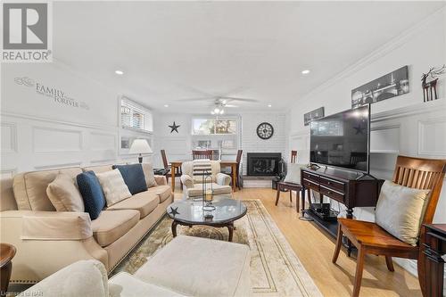 13 Rusholme Crescent, St. Catharines, ON - Indoor Photo Showing Living Room With Fireplace