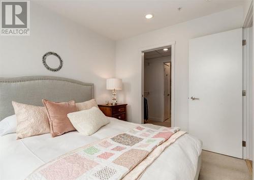 330, 88 9 Street Ne, Calgary, AB - Indoor Photo Showing Bedroom