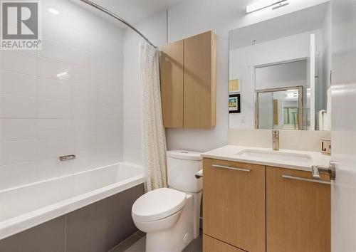 330, 88 9 Street Ne, Calgary, AB - Indoor Photo Showing Bathroom