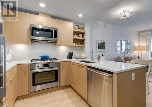 330, 88 9 Street Ne, Calgary, AB - Indoor Photo Showing Kitchen With Stainless Steel Kitchen With Double Sink With Upgraded Kitchen