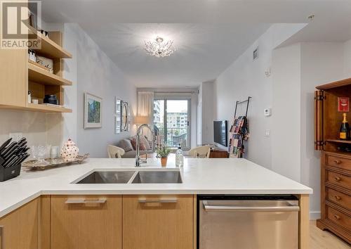 330, 88 9 Street Ne, Calgary, AB - Indoor Photo Showing Kitchen With Double Sink