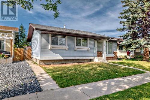 1059 Abbeydale Drive Ne, Calgary, AB - Outdoor