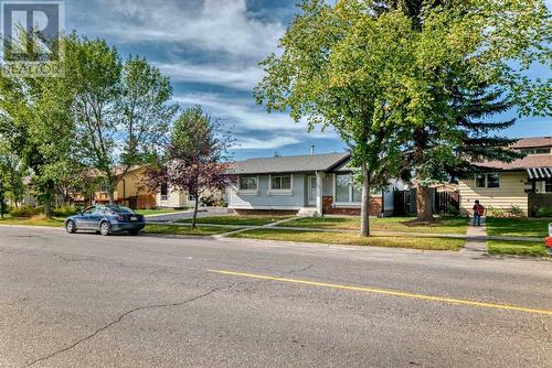 1059 Abbeydale Drive Ne, Calgary, AB - Outdoor