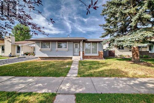 1059 Abbeydale Drive Ne, Calgary, AB - Outdoor With Facade