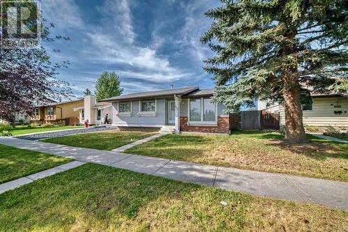 1059 Abbeydale Drive Ne, Calgary, AB - Outdoor With Facade