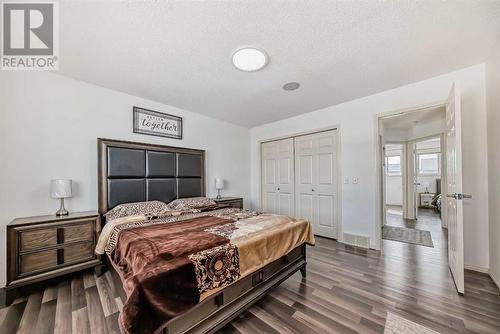 504 Saddlecrest Boulevard Ne, Calgary, AB - Indoor Photo Showing Bedroom