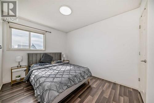 504 Saddlecrest Boulevard Ne, Calgary, AB - Indoor Photo Showing Bedroom