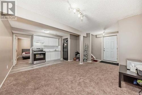 504 Saddlecrest Boulevard Ne, Calgary, AB - Indoor