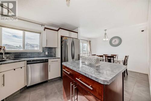 504 Saddlecrest Boulevard Ne, Calgary, AB - Indoor Photo Showing Kitchen