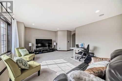 181 Everoak Circle Sw, Calgary, AB - Indoor Photo Showing Living Room