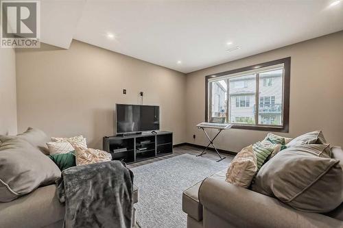 181 Everoak Circle Sw, Calgary, AB - Indoor Photo Showing Living Room