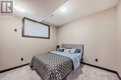 181 Everoak Circle Sw, Calgary, AB - Indoor Photo Showing Bedroom