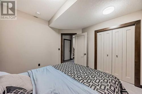 181 Everoak Circle Sw, Calgary, AB - Indoor Photo Showing Bedroom