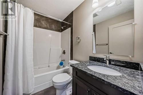 181 Everoak Circle Sw, Calgary, AB - Indoor Photo Showing Bathroom