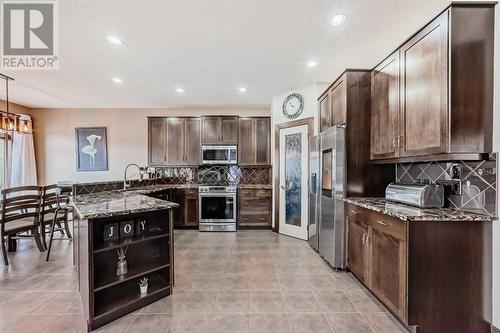 181 Everoak Circle Sw, Calgary, AB - Indoor Photo Showing Kitchen With Upgraded Kitchen