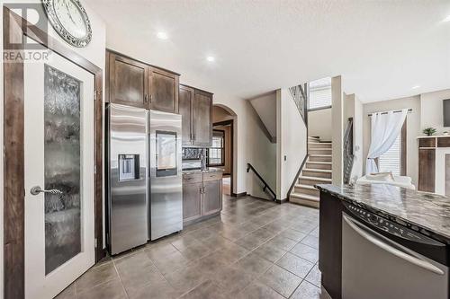 181 Everoak Circle Sw, Calgary, AB - Indoor Photo Showing Kitchen With Upgraded Kitchen