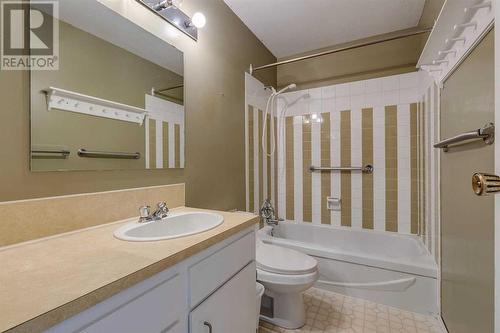 703, 120 Silvercreek Close Nw, Calgary, AB - Indoor Photo Showing Bathroom