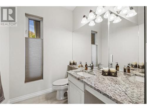 1015 Guest Road, West Kelowna, BC - Indoor Photo Showing Bathroom