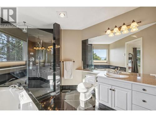 1015 Guest Road, West Kelowna, BC - Indoor Photo Showing Bathroom