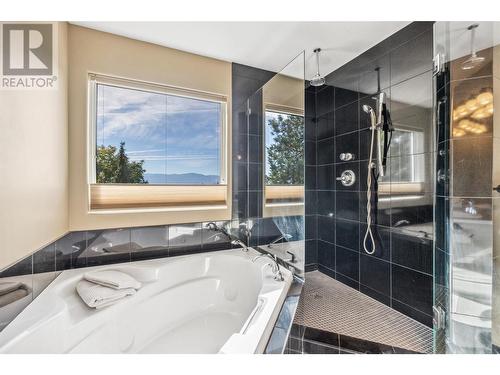 1015 Guest Road, West Kelowna, BC - Indoor Photo Showing Bathroom