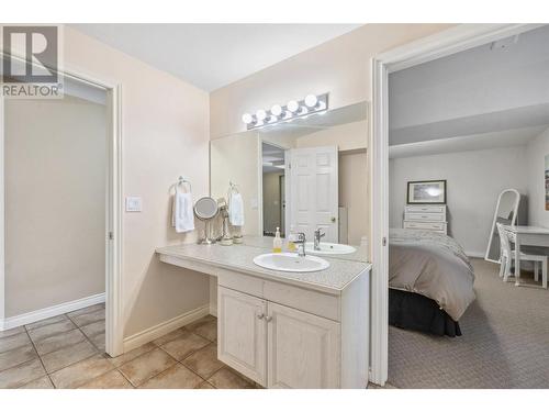 1015 Guest Road, West Kelowna, BC - Indoor Photo Showing Bathroom