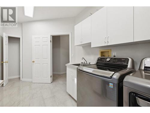 1015 Guest Road, West Kelowna, BC - Indoor Photo Showing Laundry Room