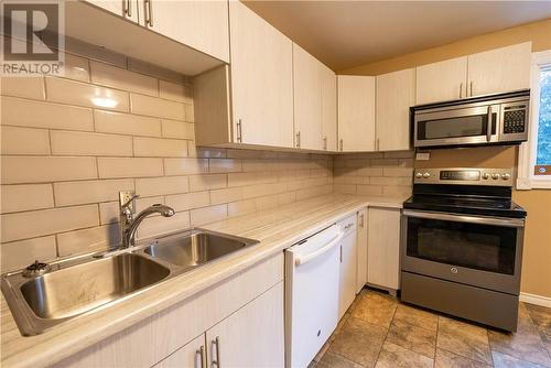 583 Camelot Drive, Sudbury, ON - Indoor Photo Showing Kitchen With Double Sink