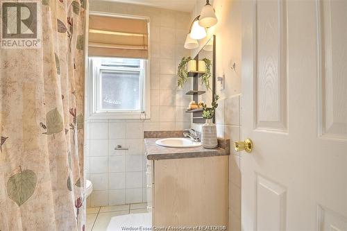 1317 Goyeau, Windsor, ON - Indoor Photo Showing Bathroom