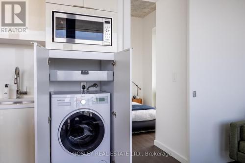 2802 - 170 Bayview Avenue, Toronto (Moss Park), ON - Indoor Photo Showing Laundry Room