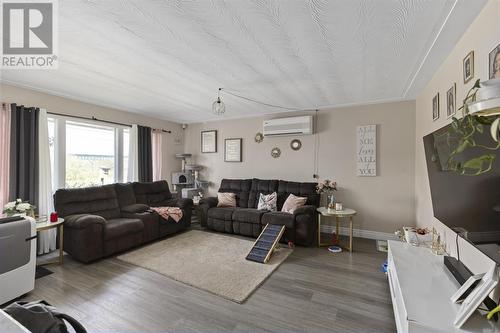 604 John St, Sault Ste. Marie, ON - Indoor Photo Showing Living Room