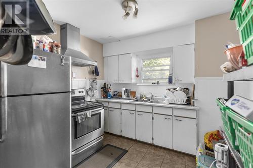 3 Cameron Ave, Sault Ste. Marie, ON - Indoor Photo Showing Kitchen