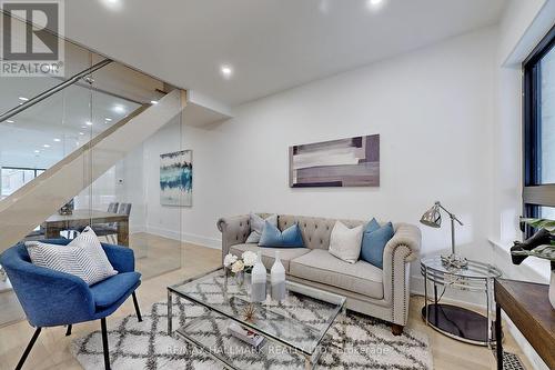 190 Chatham Avenue, Toronto, ON - Indoor Photo Showing Living Room