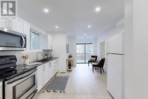 190 Chatham Avenue, Toronto, ON - Indoor Photo Showing Kitchen With Upgraded Kitchen