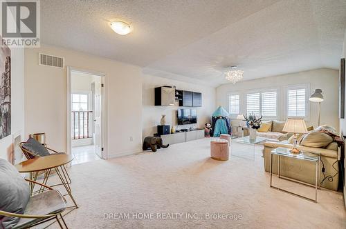 2 Quantum Street, Markham, ON - Indoor Photo Showing Living Room