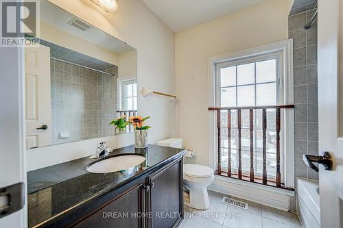 2 Quantum Street, Markham, ON - Indoor Photo Showing Bathroom