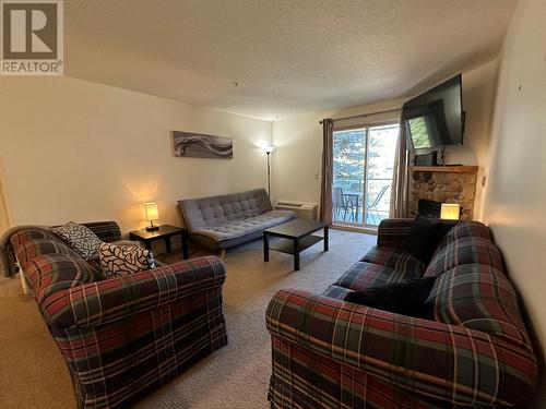 4767 Forsters Landing Road Unit# 210, Radium Hot Springs, BC - Indoor Photo Showing Living Room