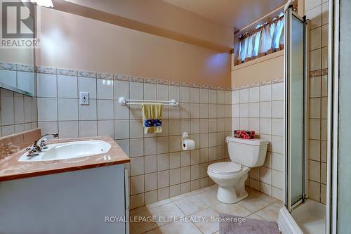 2244 Utley Road, Mississauga, ON - Indoor Photo Showing Bathroom