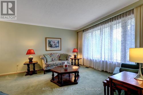 2244 Utley Road, Mississauga (Clarkson), ON - Indoor Photo Showing Living Room