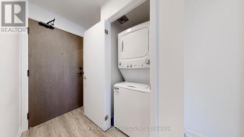 2707 - 4065 Confederation Parkway, Mississauga, ON - Indoor Photo Showing Laundry Room