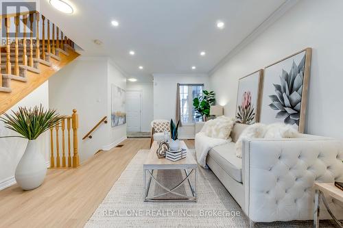 22 Sloan Drive, Milton (Dempsey), ON - Indoor Photo Showing Living Room