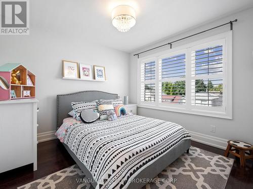 29B East Drive, Toronto, ON - Indoor Photo Showing Bedroom