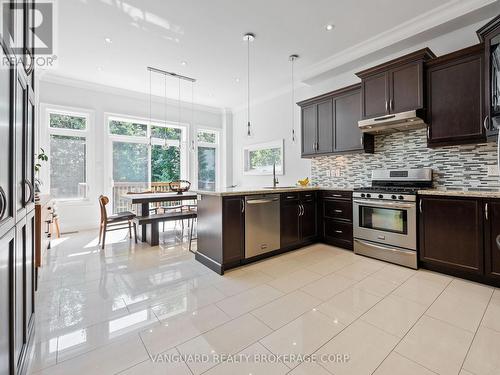 29B East Drive, Toronto, ON - Indoor Photo Showing Kitchen With Stainless Steel Kitchen With Upgraded Kitchen