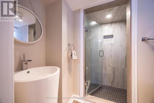 2654 Lake Shore Boulevard W, Toronto, ON - Indoor Photo Showing Bathroom