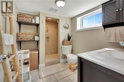 131 Clark Avenue Unit# Lower, Kitchener, ON - Indoor Photo Showing Bathroom